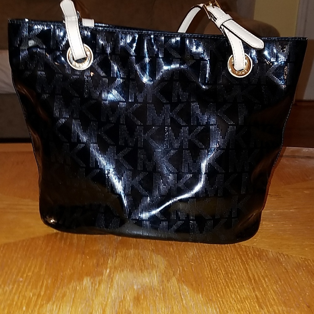Michael Kors Jet Set Tote Bag